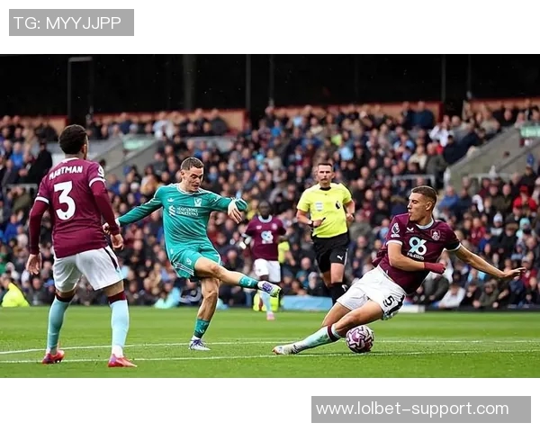 中超赛场尤文图斯大胜利物浦引发全场热议与震撼